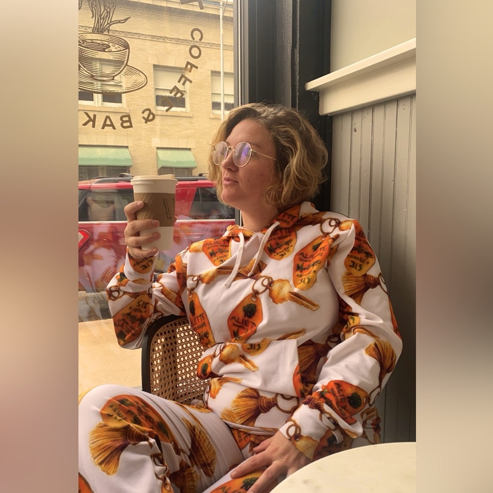 Meet your Posher, Dee